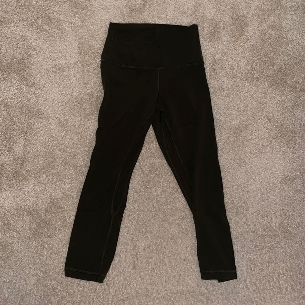 Lululemon Dark Green 7/8 Leggings Size 6. No holes or tears, no visible wear.